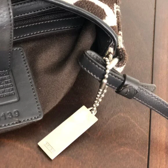 Coach Vintage Signature C Wool Shoulder Bag - Picture 8 of 14